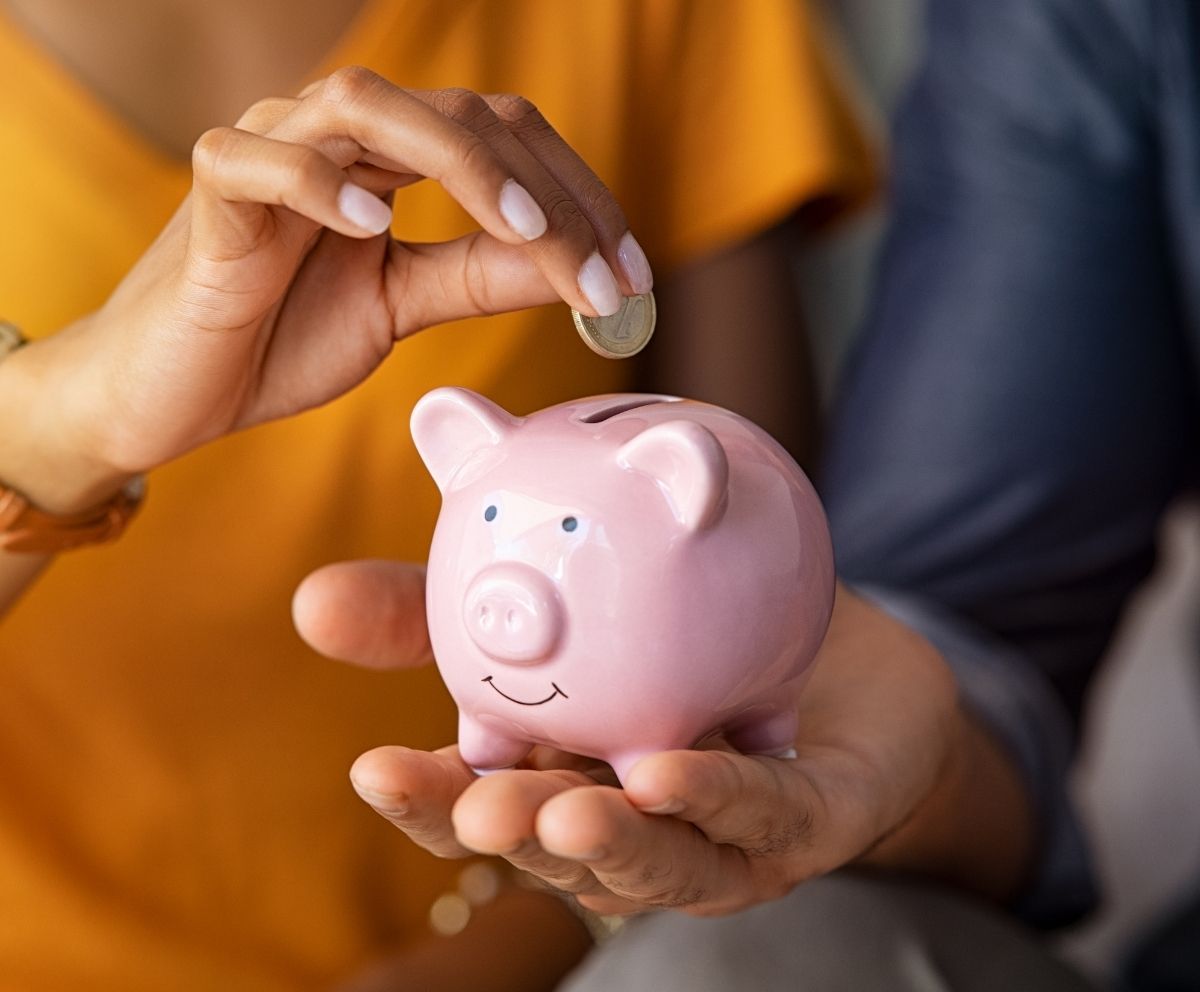 Saving with a CD is easy like putting money in your piggy bank